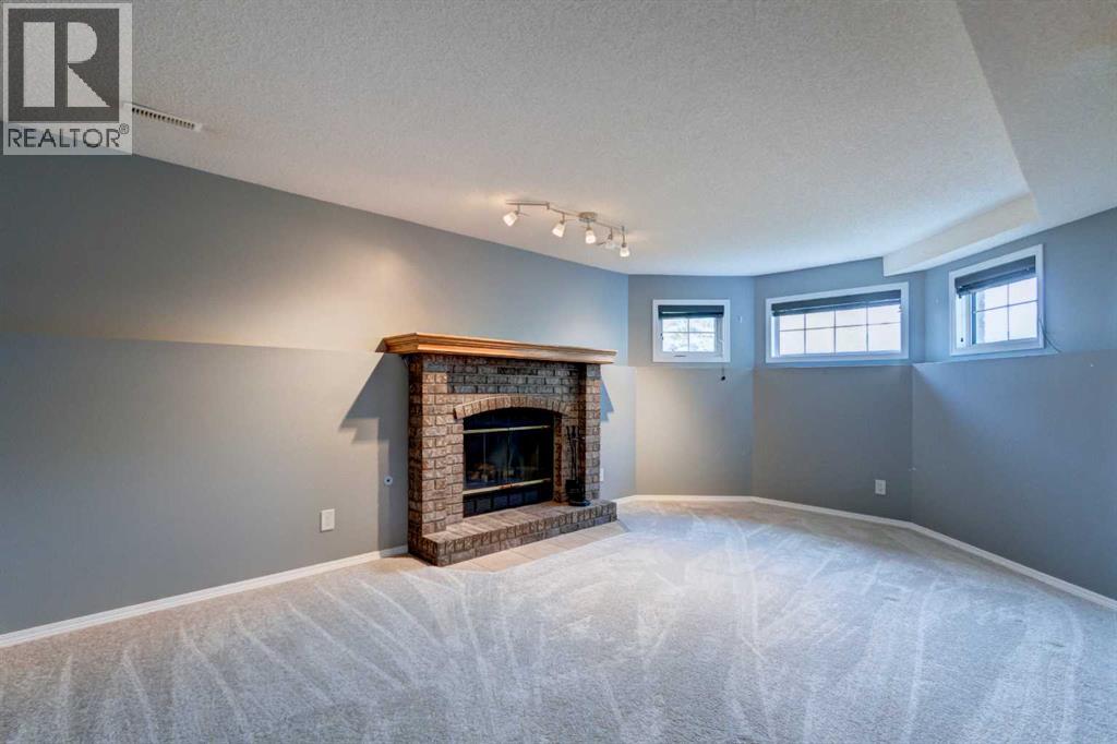 411 Shawinigan Drive SW, Calgary, Alberta  T2Y 3A2 - Photo 19 - A2330883