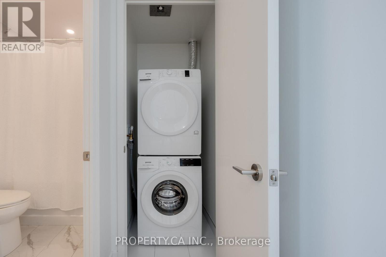 2203 - 15 Queens Quay E, Toronto, Ontario  M5E 0C5 - Photo 15 - C13621426