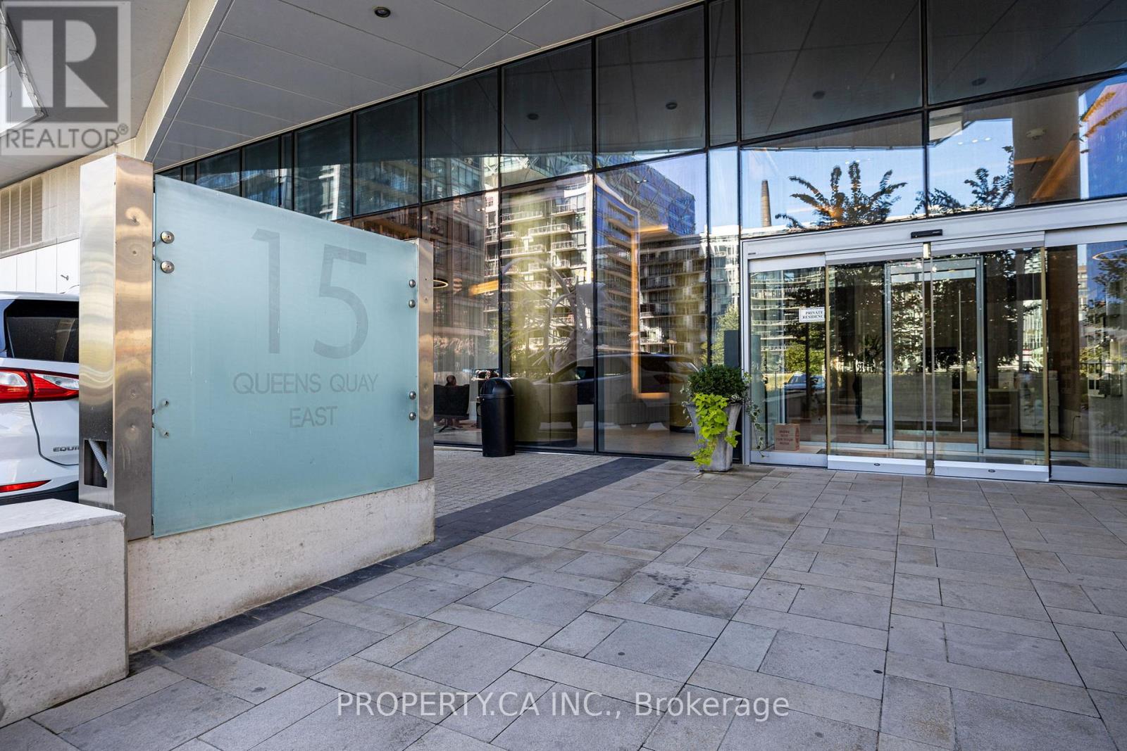 2203 - 15 Queens Quay E, Toronto, Ontario  M5E 0C5 - Photo 36 - C13621426