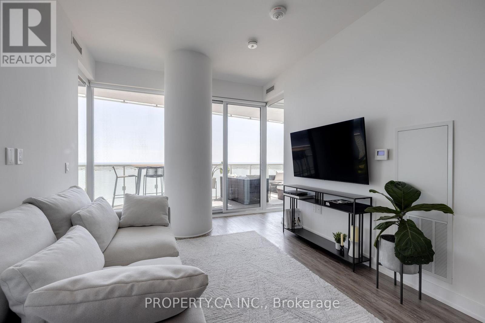 2203 - 15 Queens Quay E, Toronto, Ontario  M5E 0C5 - Photo 6 - C13621426