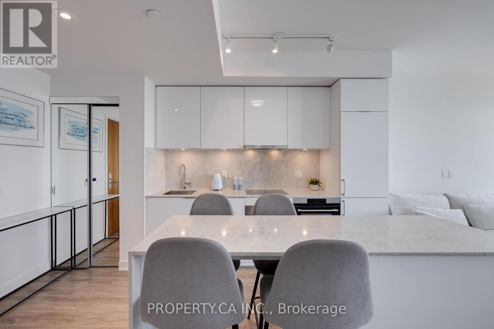 2203 - 15 Queens Quay E, Toronto, Ontario  M5E 0C5 - Photo 9 - C13621426