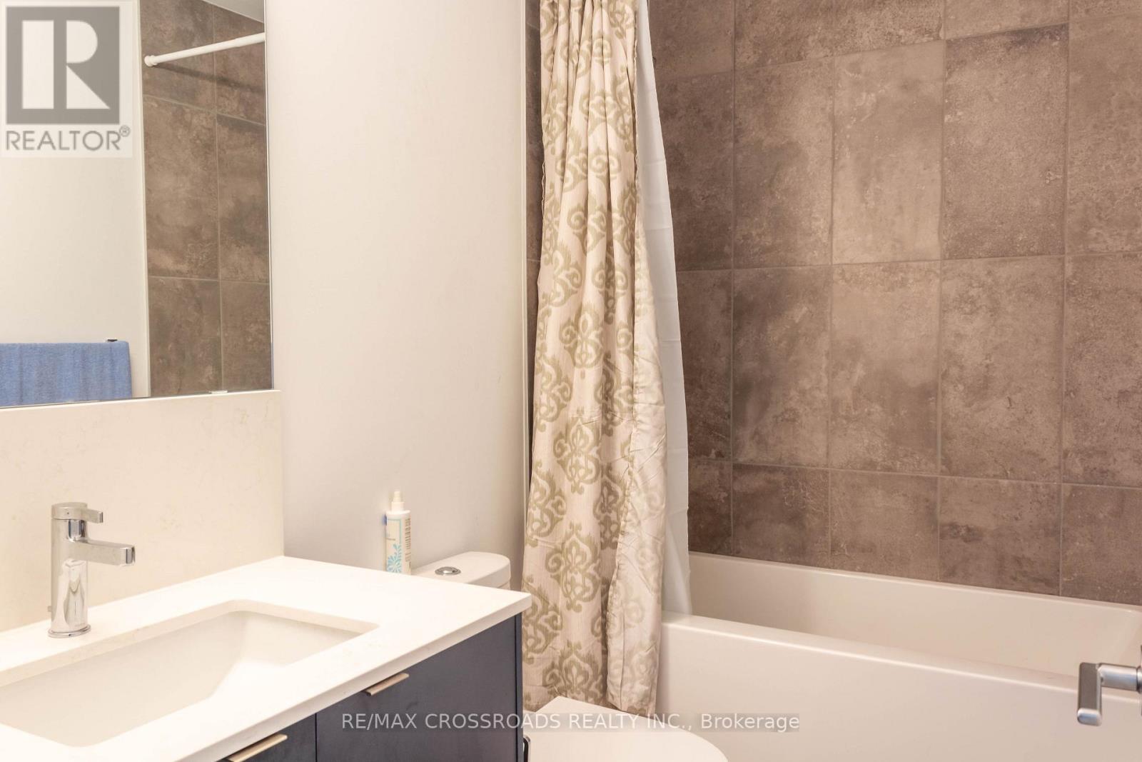 205 - 1606 Charles Street, Whitby, Ontario L1N 0P1 - Photo 14 - E13621412