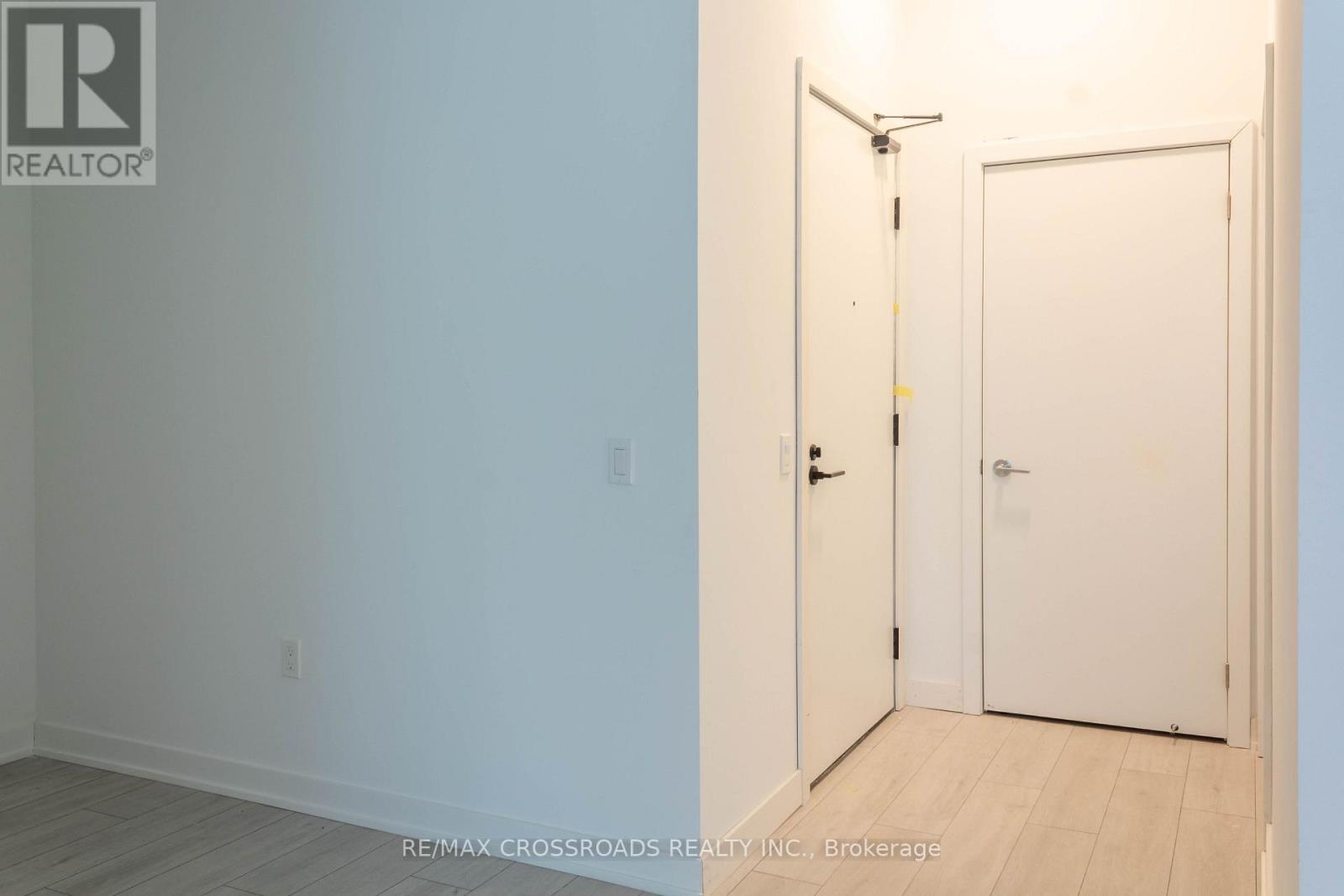 205 - 1606 Charles Street, Whitby, Ontario L1N 0P1 - Photo 3 - E13621412