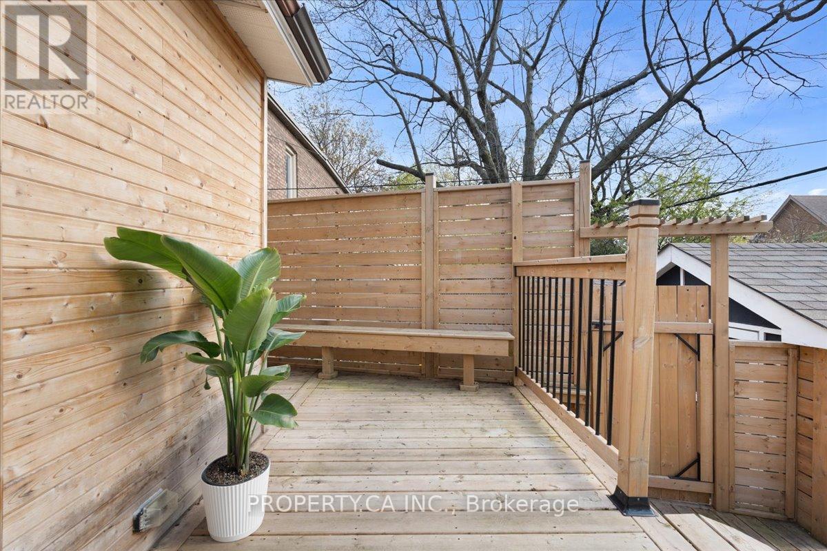 44 Beach View Crescent, Toronto, Ontario  M4E 2L5 - Photo 38 - E13621414