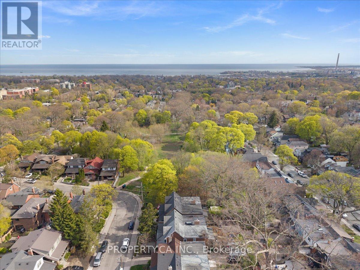 44 Beach View Crescent, Toronto, Ontario  M4E 2L5 - Photo 45 - E13621414