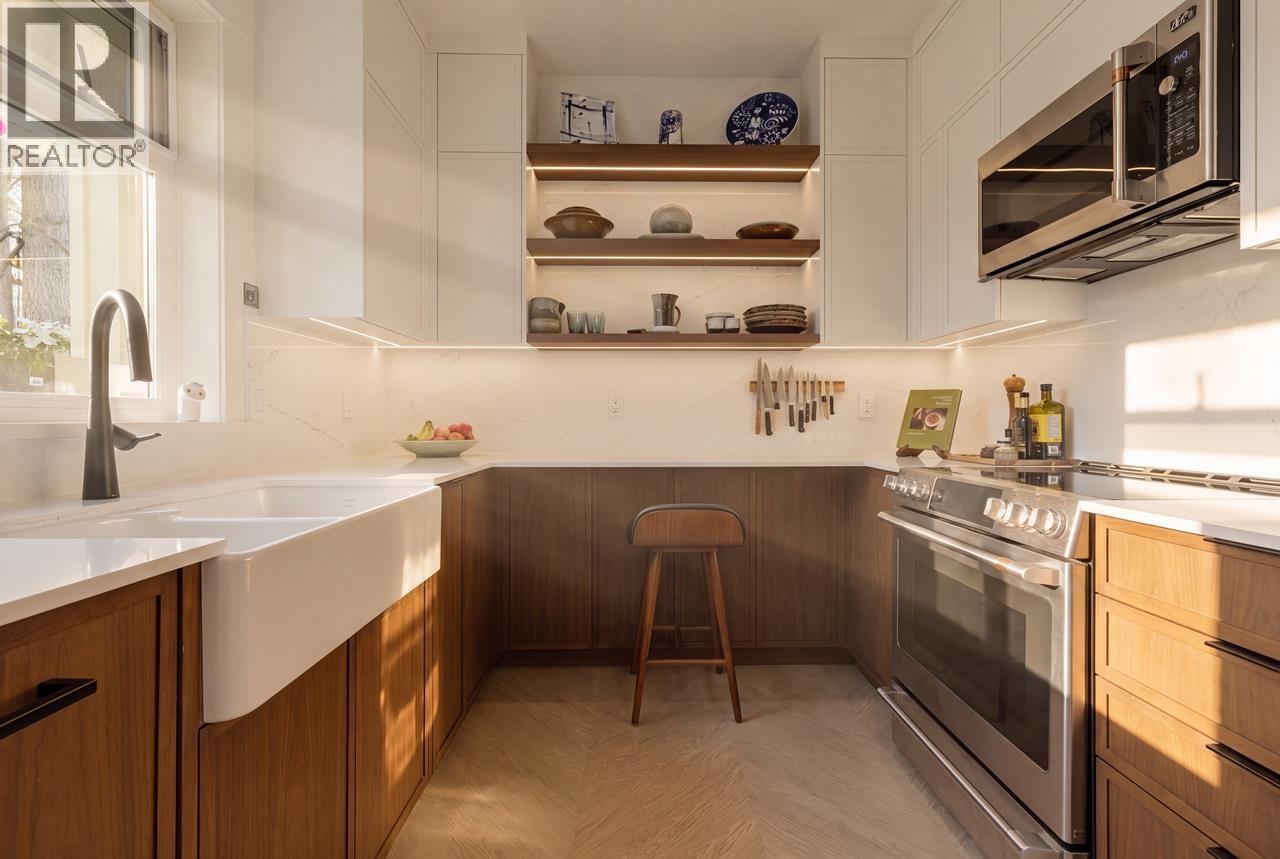 361 W 11TH AVENUE, Vancouver, British Columbia