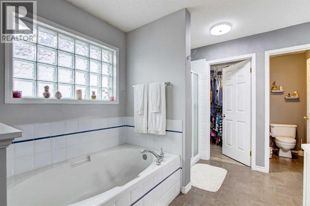 1121 Sierra Morena Court SW, Calgary, Alberta  T3H 3N1 - Photo 23 - A2332436