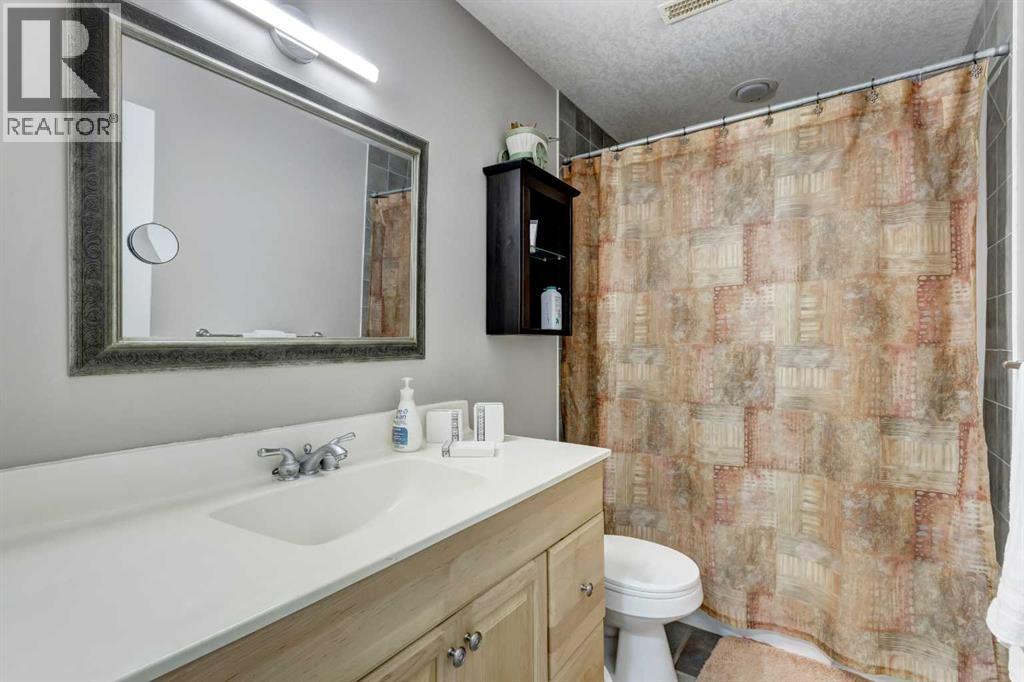1121 Sierra Morena Court SW, Calgary, Alberta  T3H 3N1 - Photo 34 - A2332436