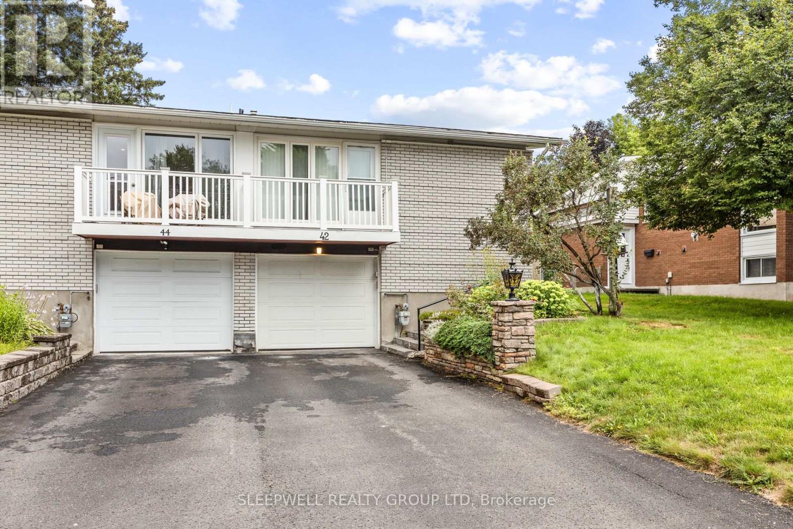42 CHARKAY STREET, Ottawa, Ontario