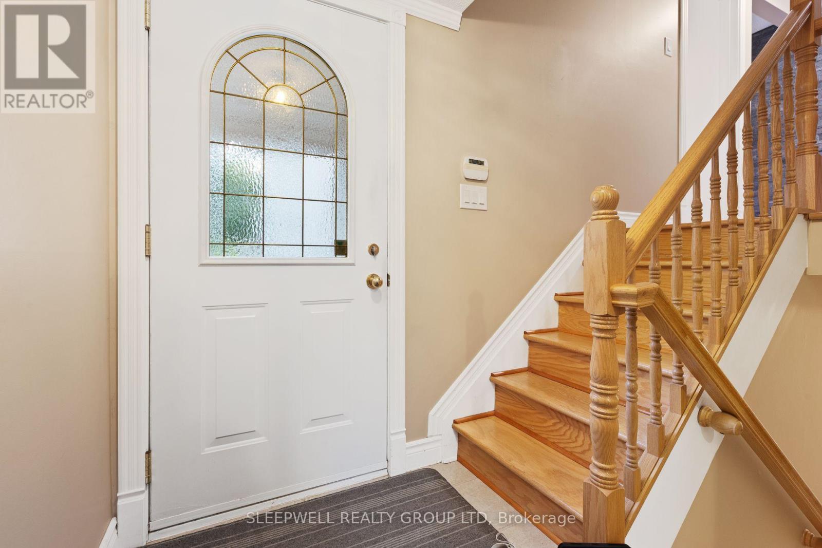 42 Charkay Street, Ottawa, Ontario  K2E 5N4 - Photo 2 - X13621310