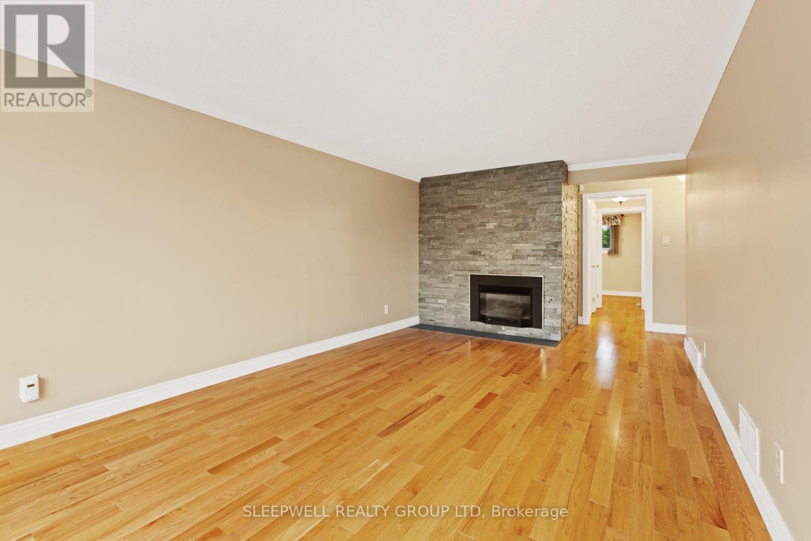 42 Charkay Street, Ottawa, Ontario  K2E 5N4 - Photo 5 - X13621310