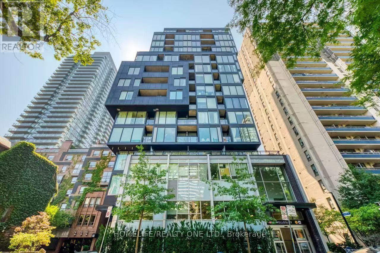 705 - 17 DUNDONALD STREET, Toronto, Ontario