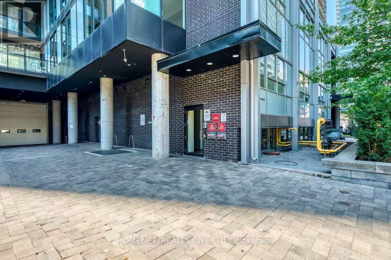 705 - 17 Dundonald Street, Toronto, Ontario  M4Y 0E4 - Photo 3 - C13618634