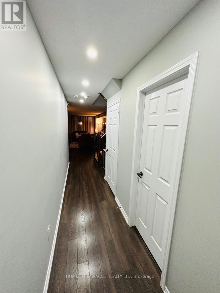 154 Golden Springs Drive, Brampton, Ontario L7A 4N7 - Photo 3 - W13606932
