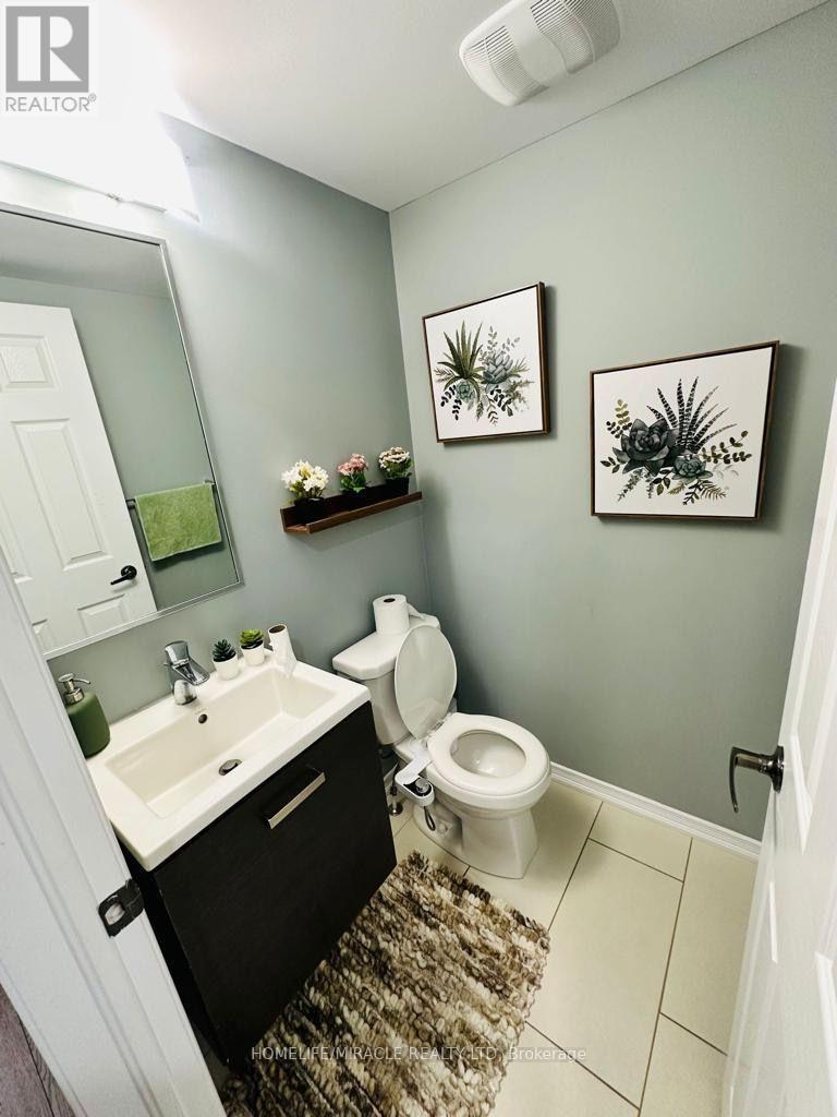 154 Golden Springs Drive, Brampton, Ontario L7A 4N7 - Photo 10 - W13606932