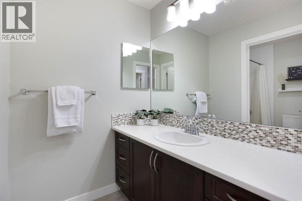 213 Kingsmere Cove SE, Airdrie, Alberta  T4A 0S1 - Photo 29 - A2325740