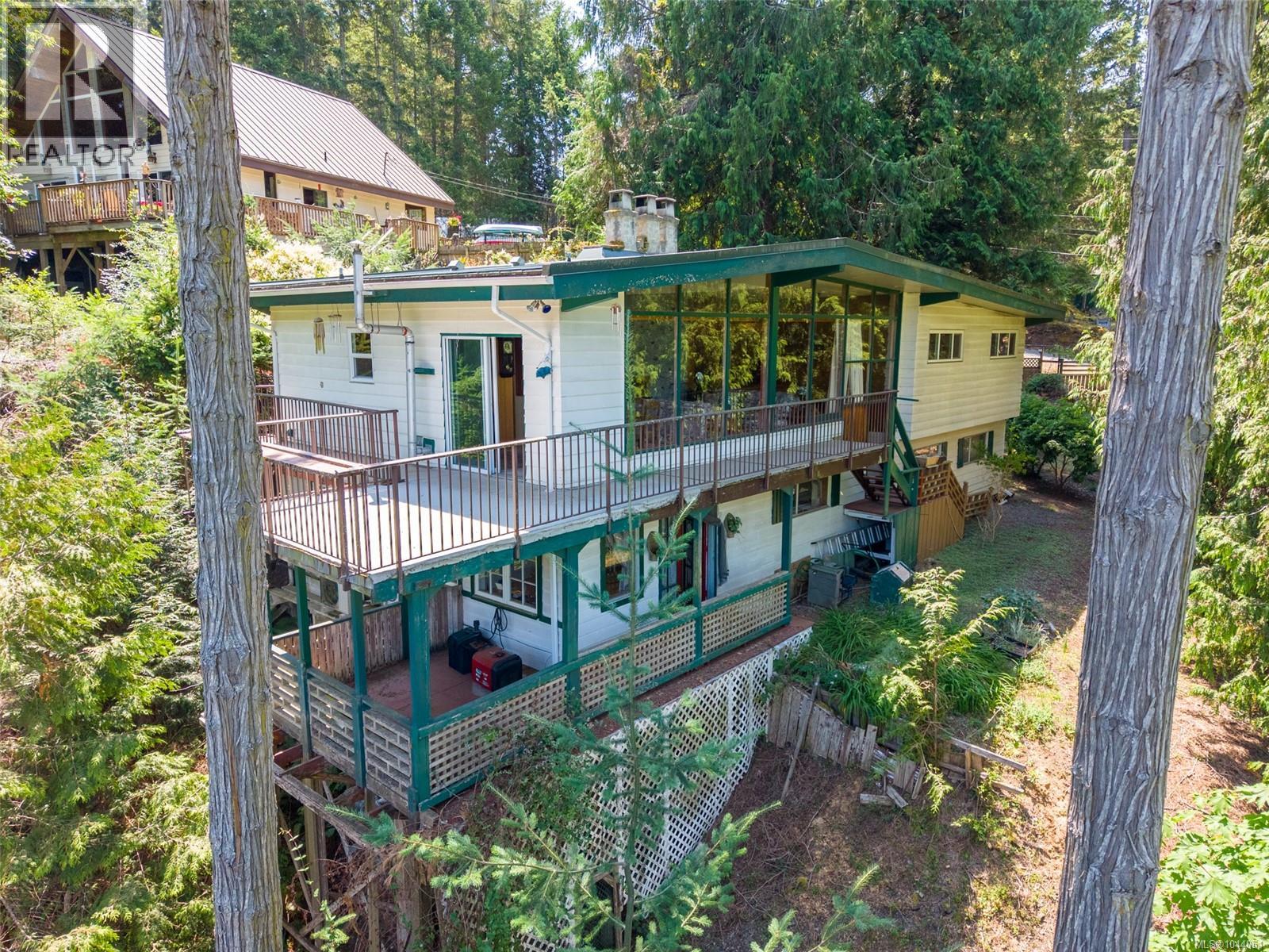 2610 Gunwhale Rd, Pender Island, British Columbia