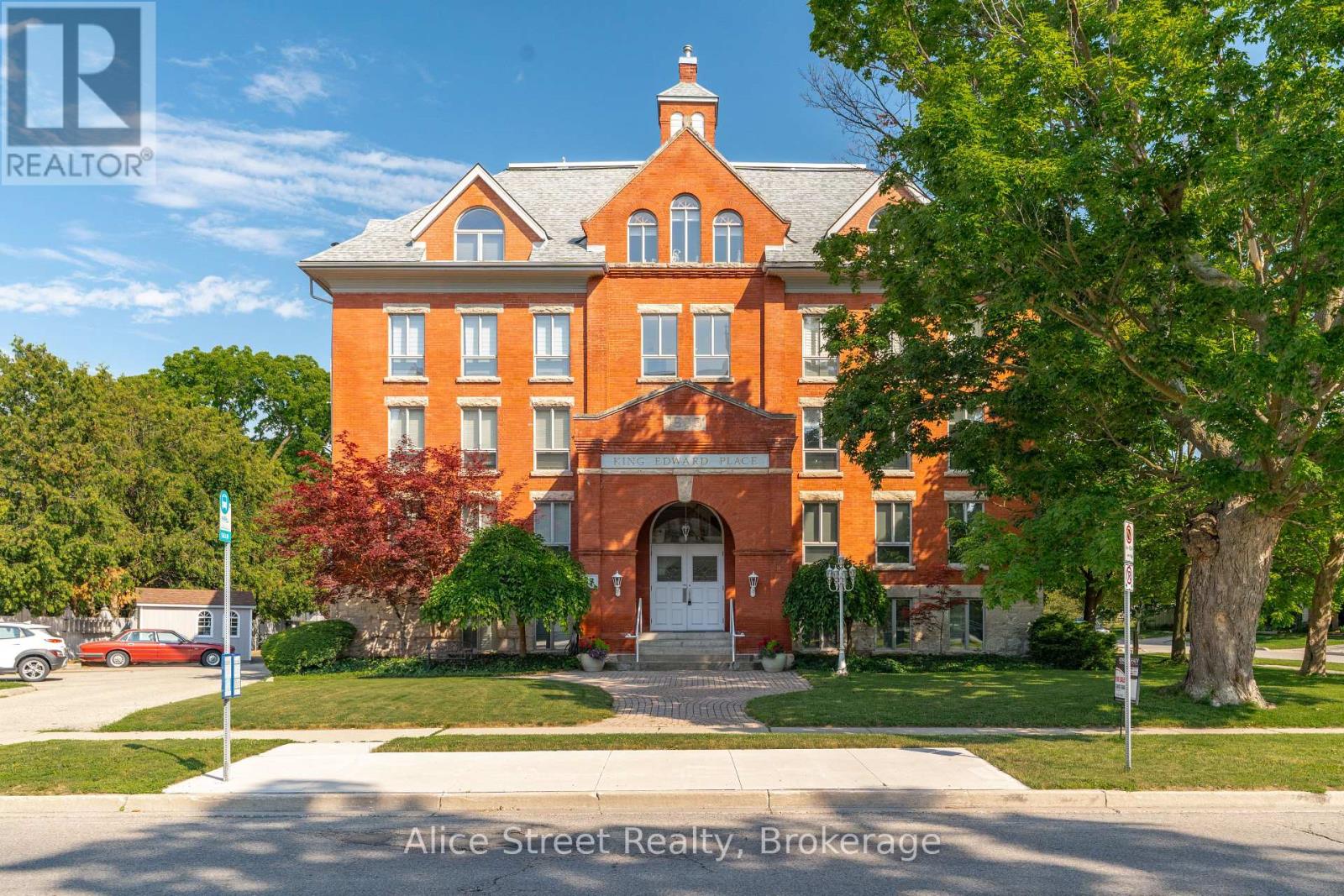 102 - 57 Suffolk Street W, Guelph, Ontario  N1H 2J1 - Photo 2 - X13526866