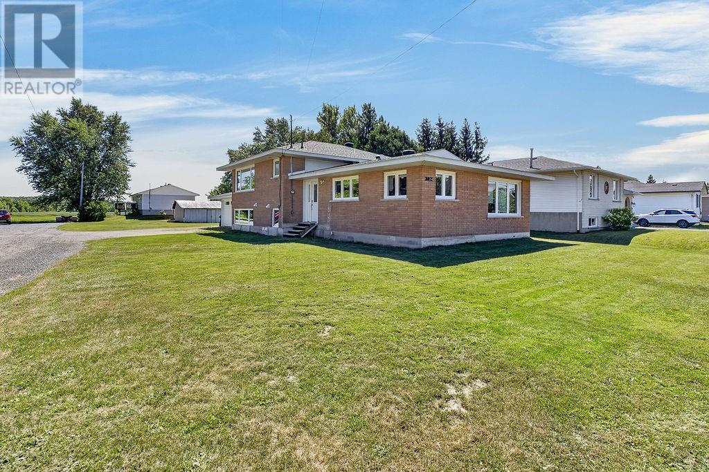 2815 Main Street, Blezard Valley, Ontario  P0M 1E0 - Photo 3 - 2129546