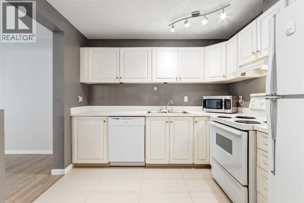 4203, 385 Patterson Hill SW, Calgary, Alberta  T3H 2P3 - Photo 4 - A2332567