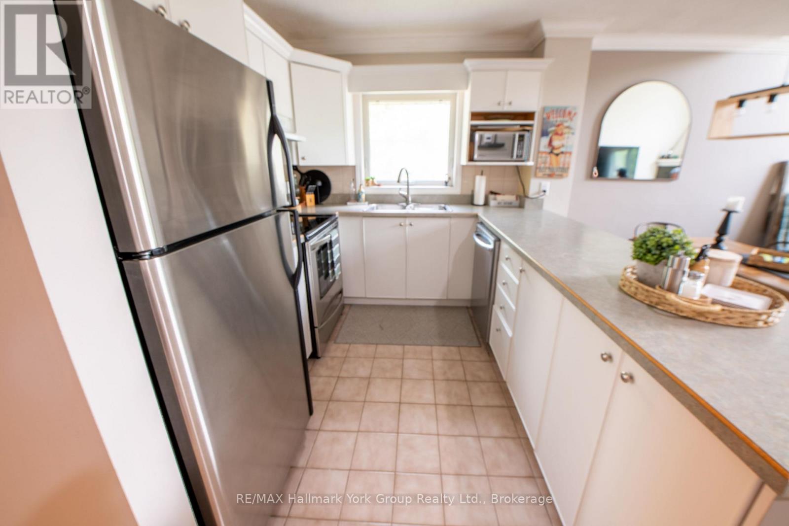 10 - 104 Kellies Way, Blue Mountains, Ontario  L9Y 0L6 - Photo 4 - X13621670