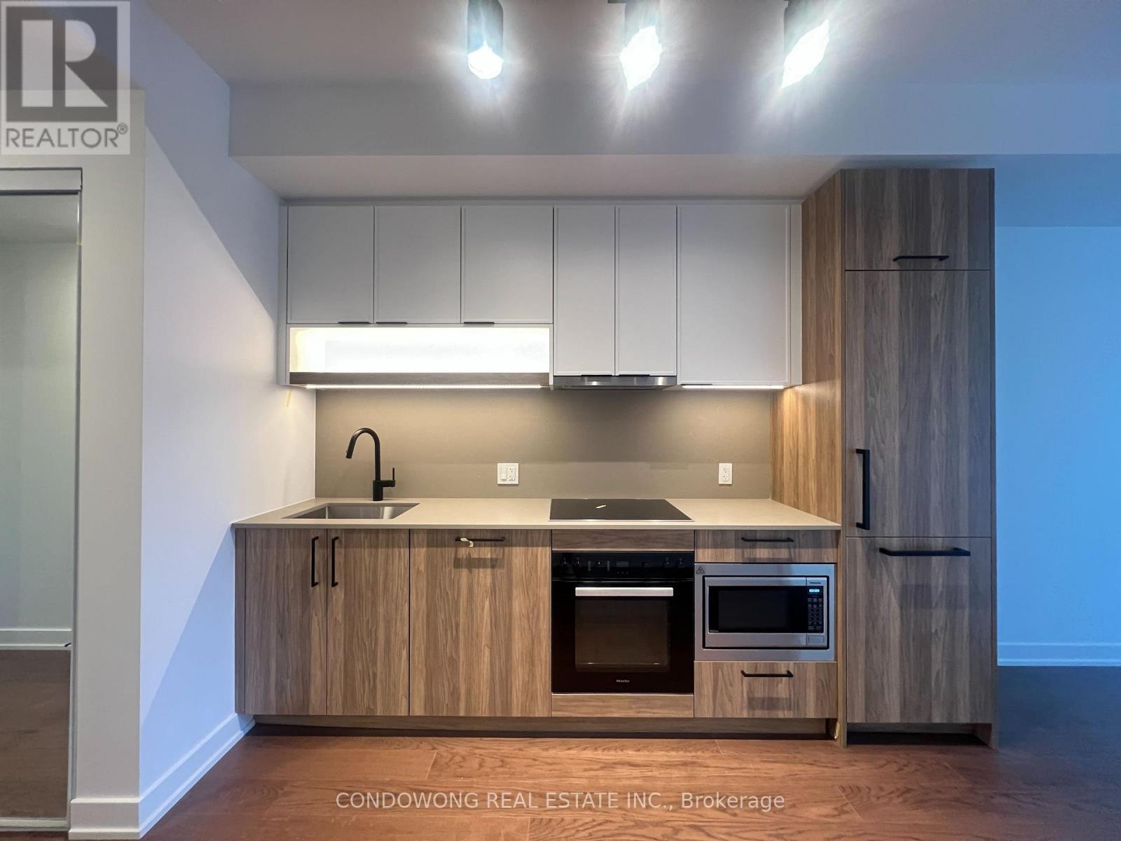 720 - 91 Montclair Avenue, Toronto, Ontario  M5P 0B1 - Photo 3 - C13621492