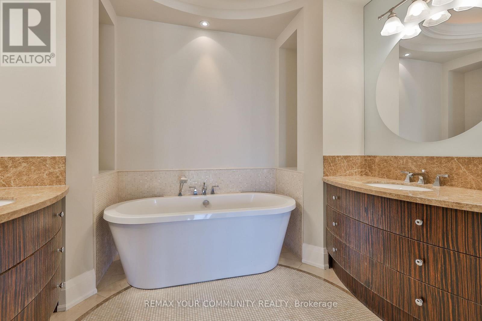 802 - 80 Yorkville Avenue, Toronto, Ontario  M5R 2C2 - Photo 14 - C13621530