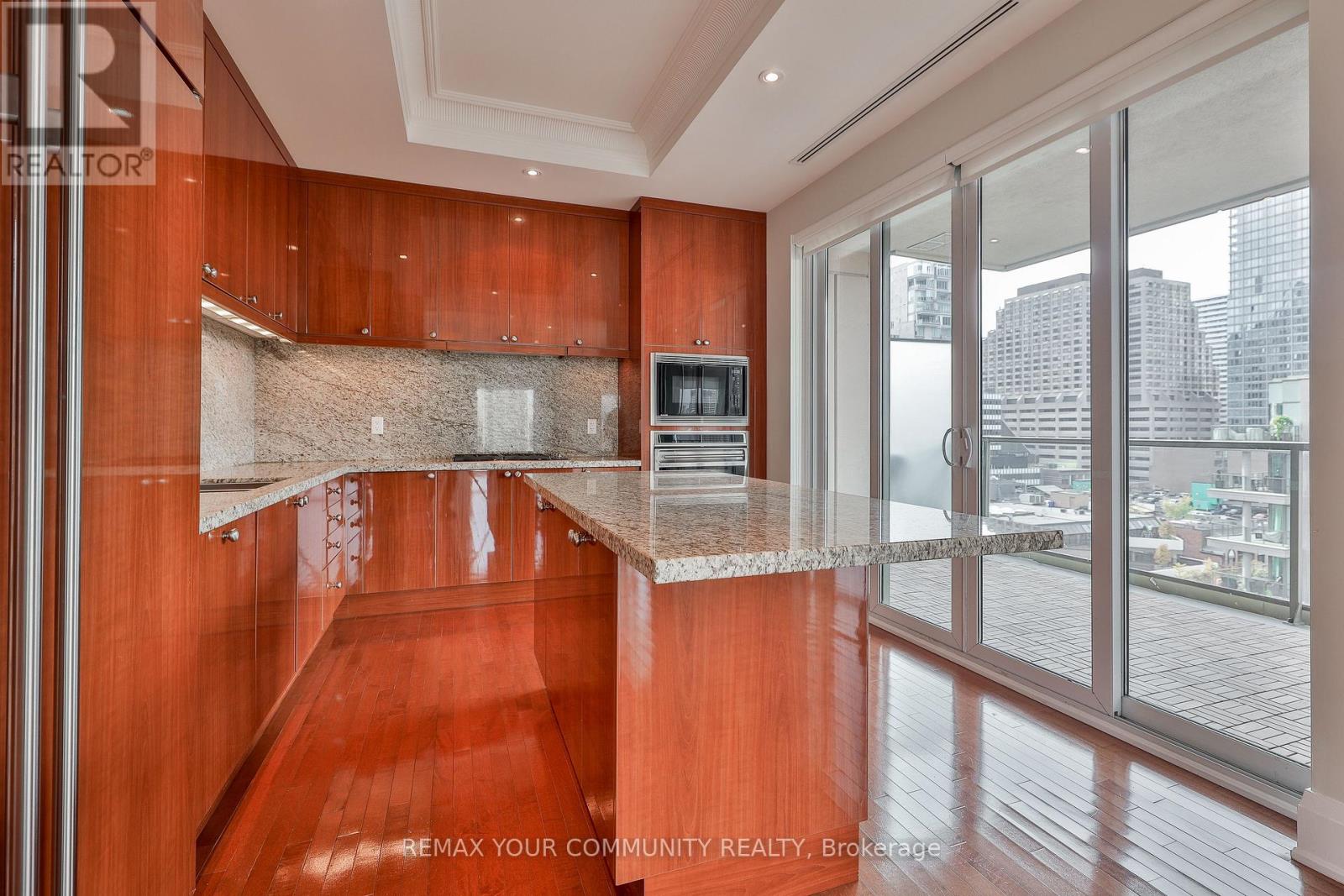 802 - 80 Yorkville Avenue, Toronto, Ontario  M5R 2C2 - Photo 2 - C13621530