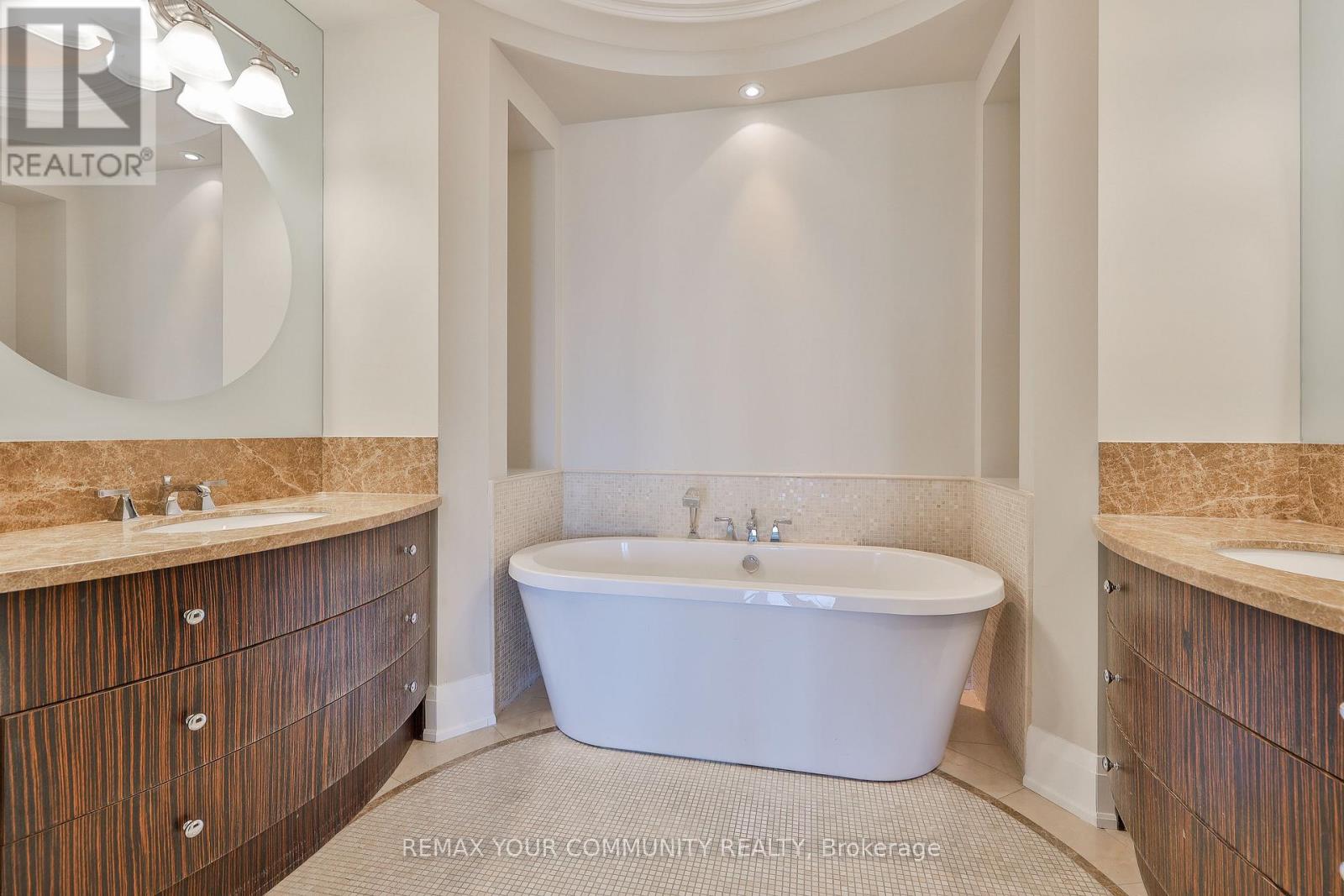 802 - 80 Yorkville Avenue, Toronto, Ontario  M5R 2C2 - Photo 26 - C13621530
