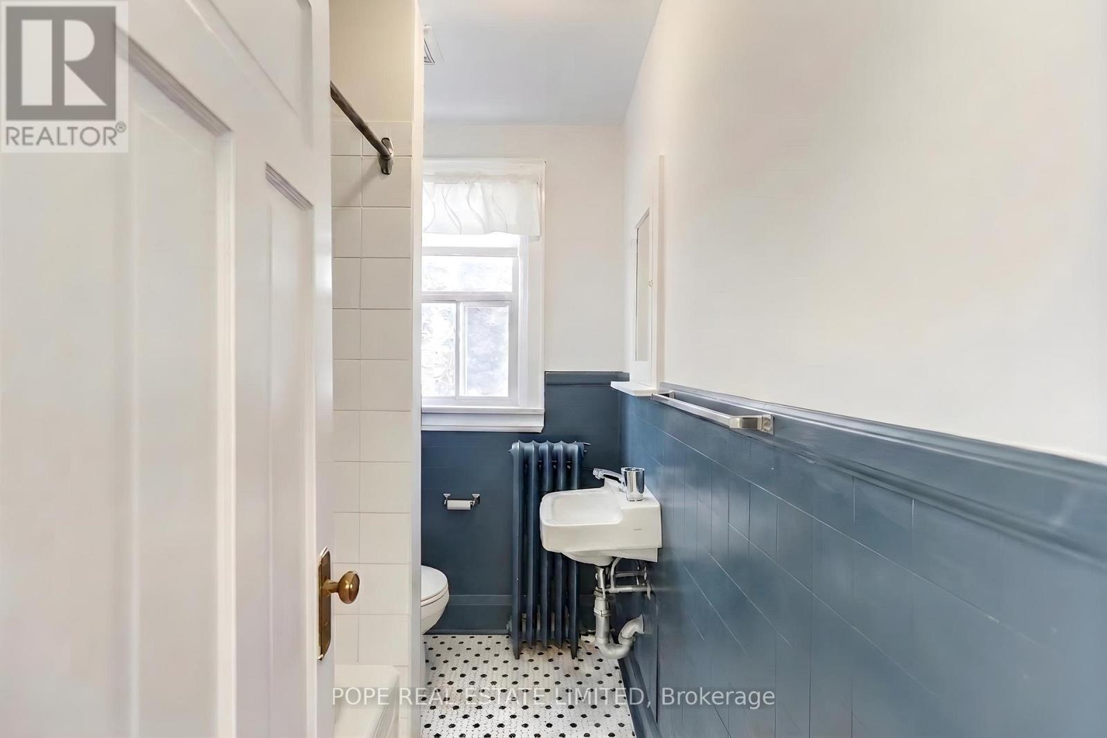 18 Edgewood Avenue, Toronto, Ontario  M4L 3E6 - Photo 34 - E13621528
