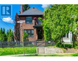 18 EDGEWOOD AVENUE, Toronto, Ontario