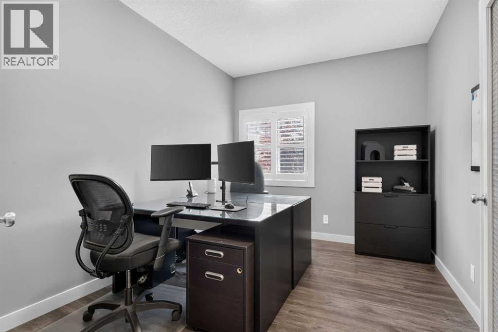 234 Pantego Way NW, Calgary, Alberta  T3K 0C2 - Photo 4 - A2331994