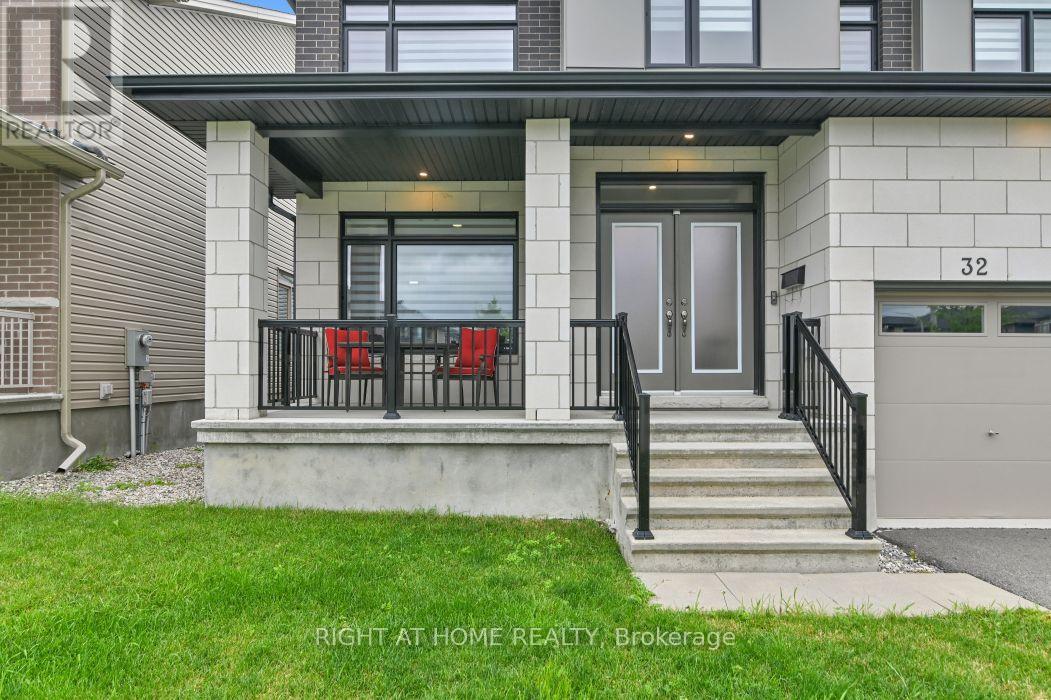 32 Edenbridge Court, Ottawa, Ontario K1W 0P1 - Photo 2 - X13621518