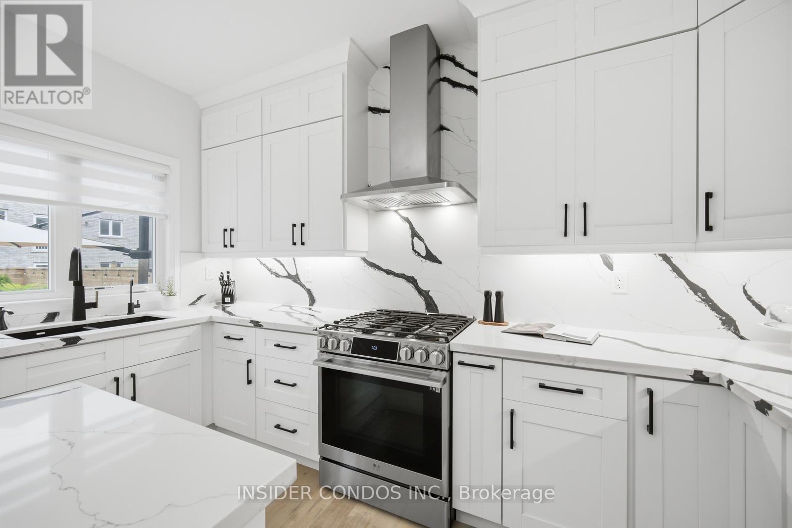 1521 Stovell Crescent, Innisfil, Ontario  L0L 1W0 - Photo 15 - N13621632