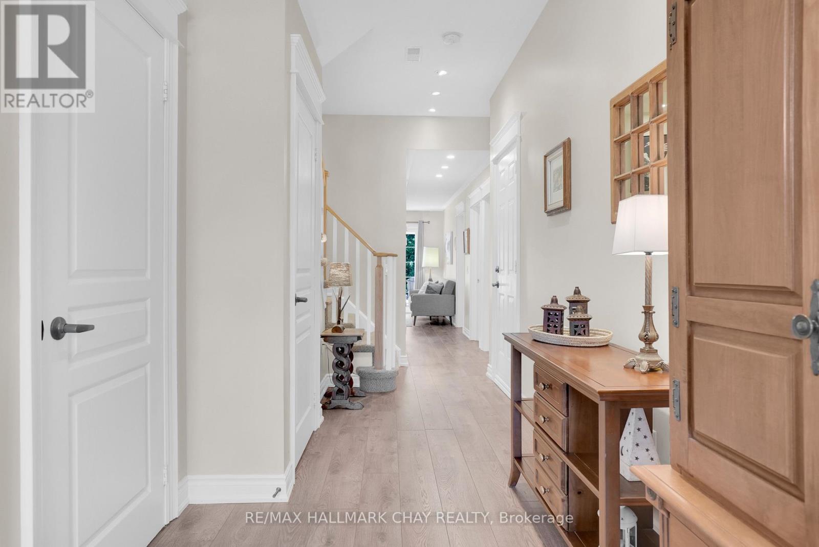 143 Wycliffe Cove Street, Tay, Ontario  L0K 2A0 - Photo 4 - S13621598