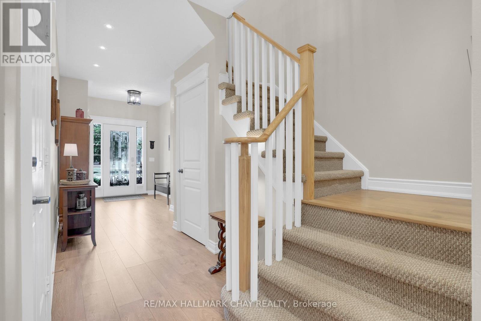 143 Wycliffe Cove Street, Tay, Ontario  L0K 2A0 - Photo 5 - S13621598