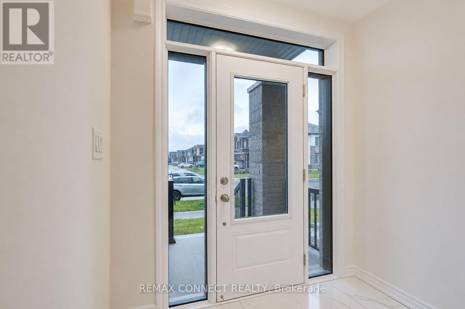 146 Nottingham Road N, Barrie, Ontario  L9J 0W5 - Photo 2 - S13621668