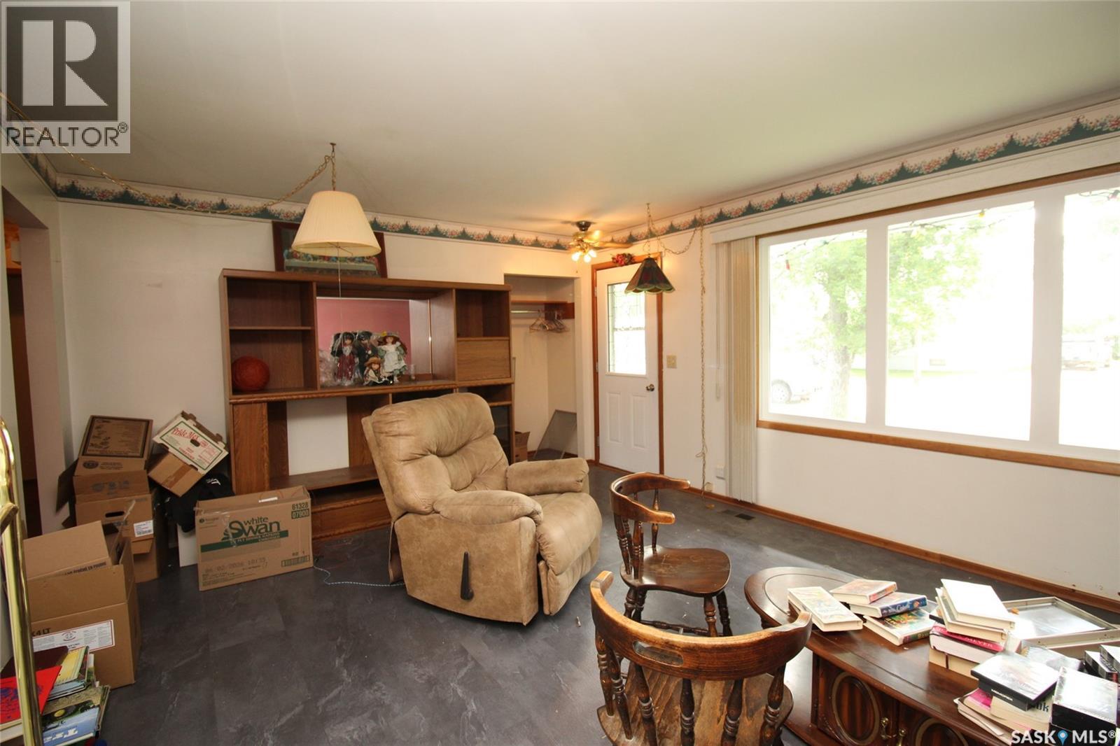 3169 Rutland Avenue, Gull Lake, Saskatchewan  S0N 1A0 - Photo 15 - SK044036