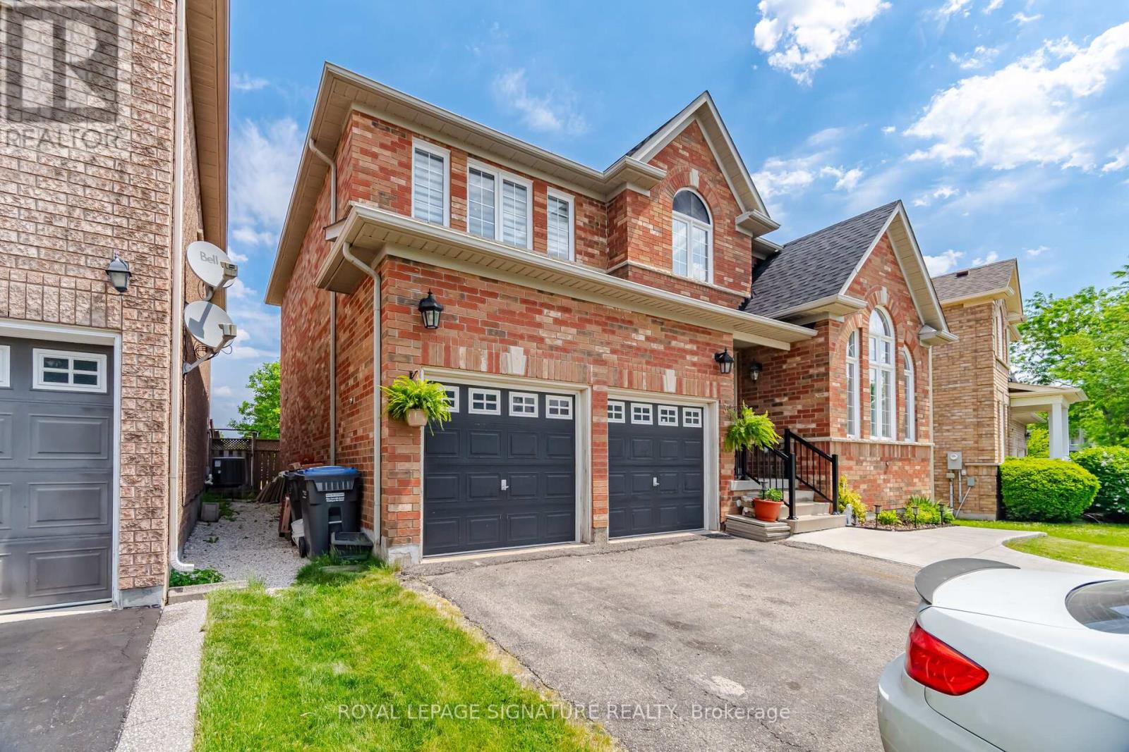 34 Nina Place N, Brampton, Ontario  L7A 2E1 - Photo 3 - W13621634