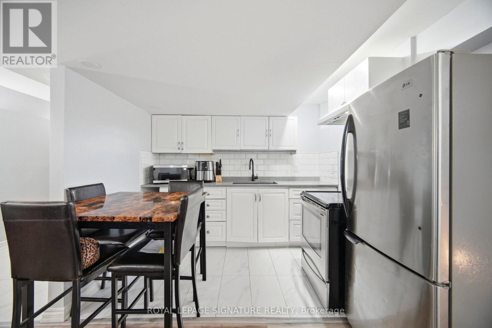 34 Nina Place N, Brampton, Ontario  L7A 2E1 - Photo 39 - W13621634