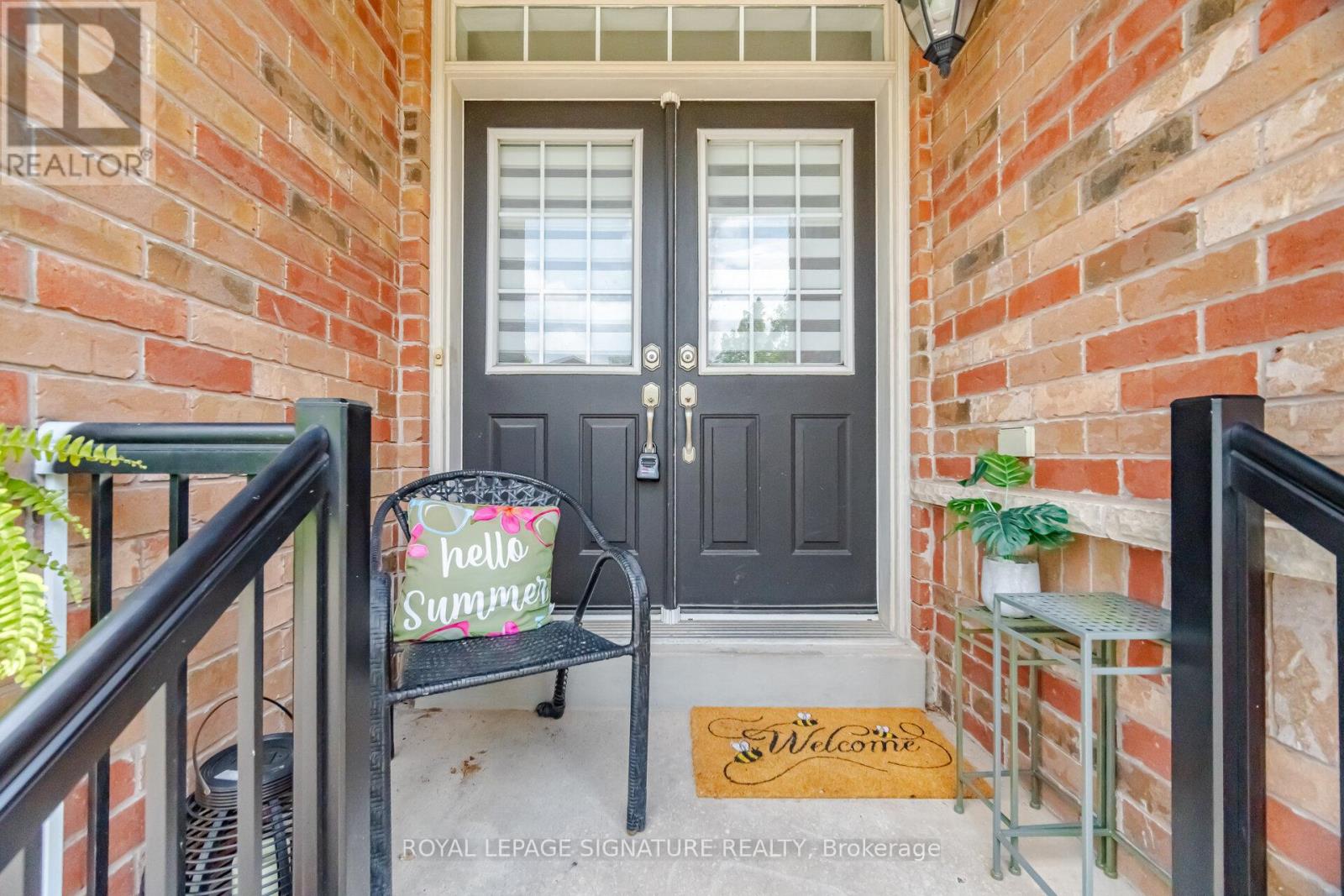 34 Nina Place N, Brampton, Ontario  L7A 2E1 - Photo 4 - W13621634