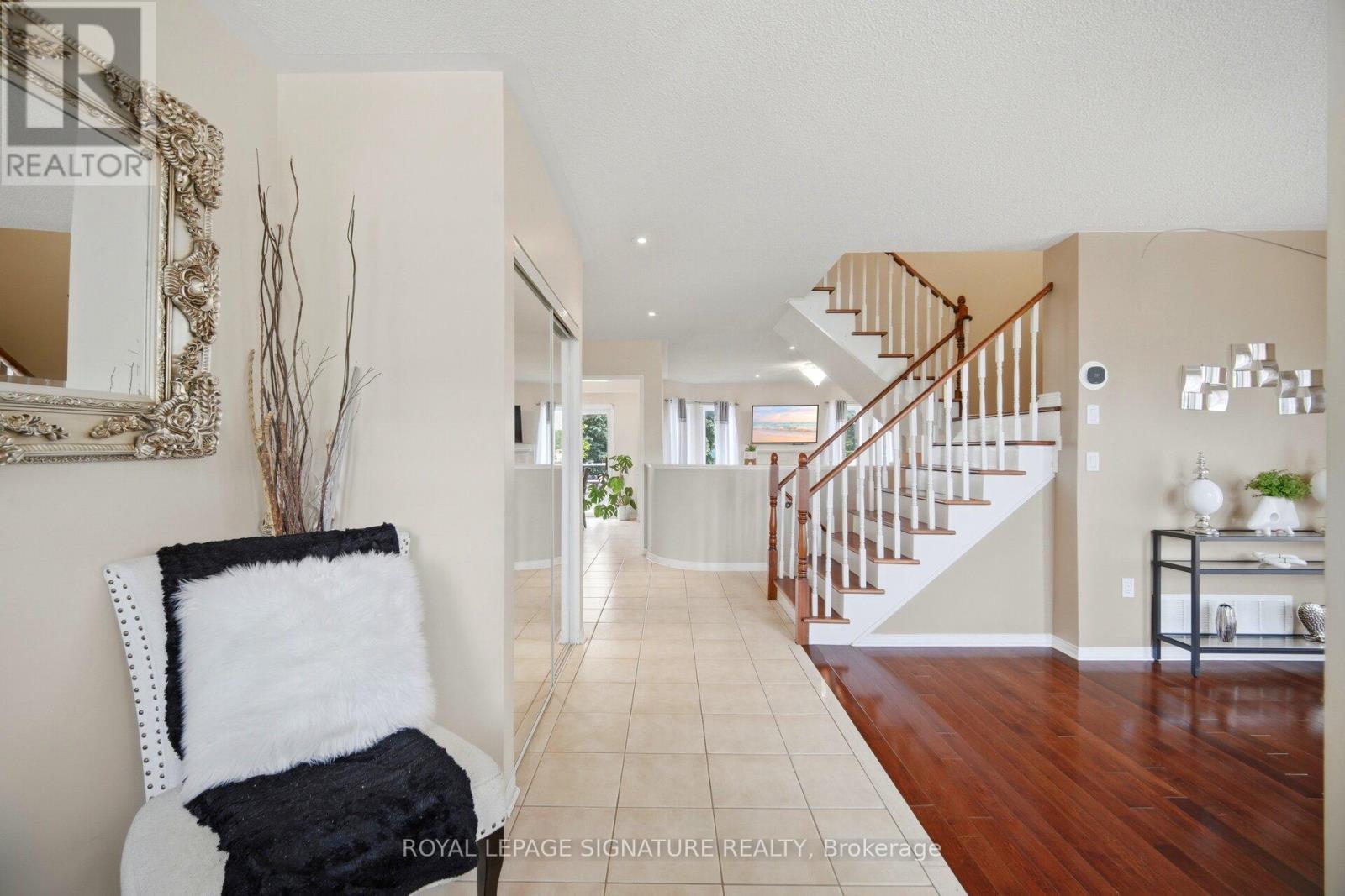34 Nina Place N, Brampton, Ontario  L7A 2E1 - Photo 6 - W13621634