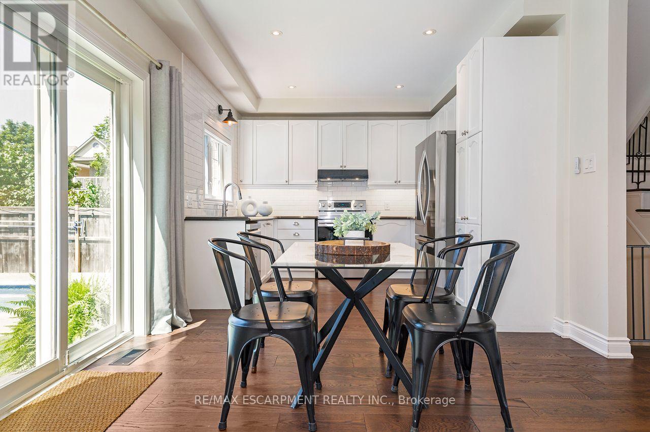 33 Dewsbury Way, Hamilton, Ontario  L8E 6C2 - Photo 7 - X13621638
