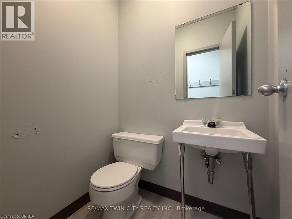 446 Grey Street Unit# 102, Brantford, Ontario  N3S 7L6 - Photo 12 - 40835916