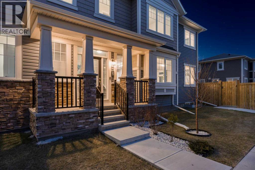 567 Osborne Drive SW, Airdrie, Alberta  T4B 5L1 - Photo 5 - A2306087