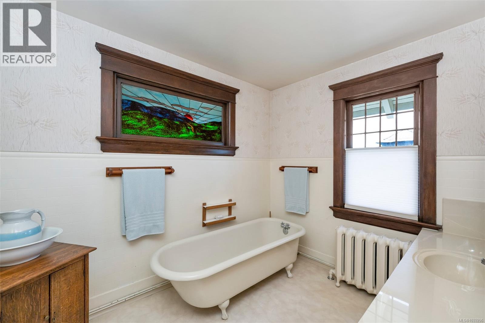 3107 Quadra St, Victoria, British Columbia  V8X 1E9 - Photo 49 - 1033296