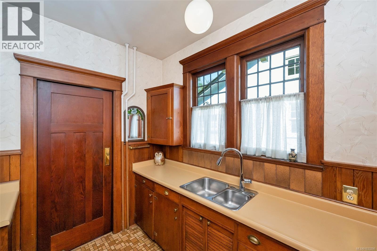 3107 Quadra St, Victoria, British Columbia  V8X 1E9 - Photo 29 - 1033296
