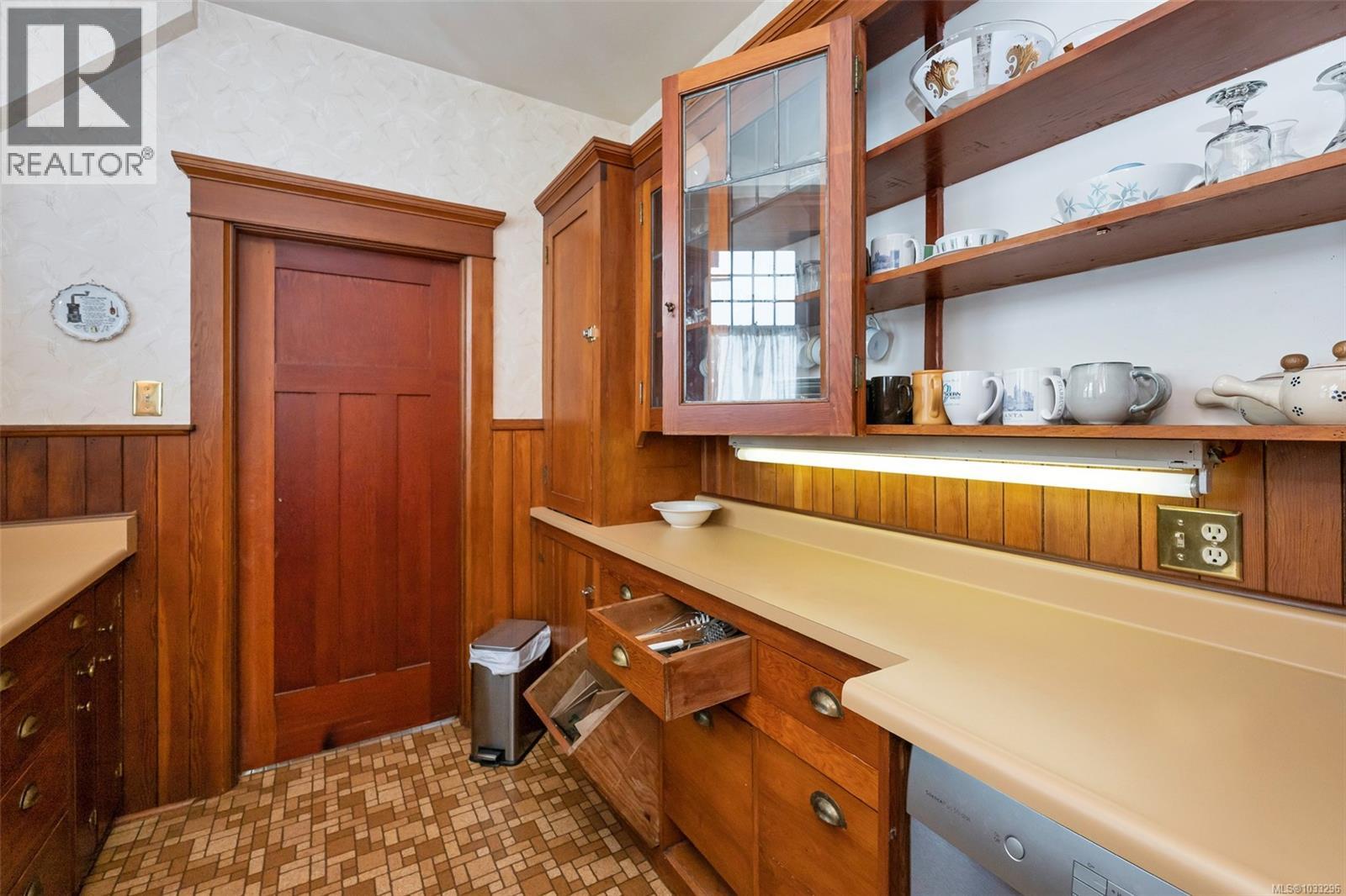 3107 Quadra St, Victoria, British Columbia  V8X 1E9 - Photo 28 - 1033296