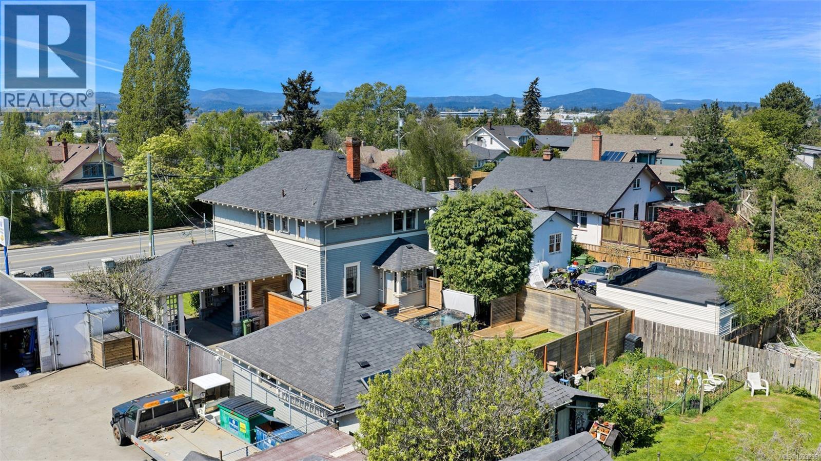 3107 Quadra St, Victoria, British Columbia  V8X 1E9 - Photo 75 - 1033296