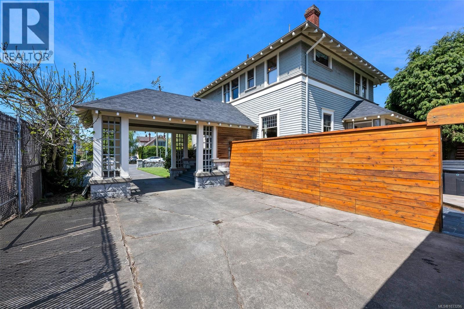 3107 Quadra St, Victoria, British Columbia  V8X 1E9 - Photo 78 - 1033296